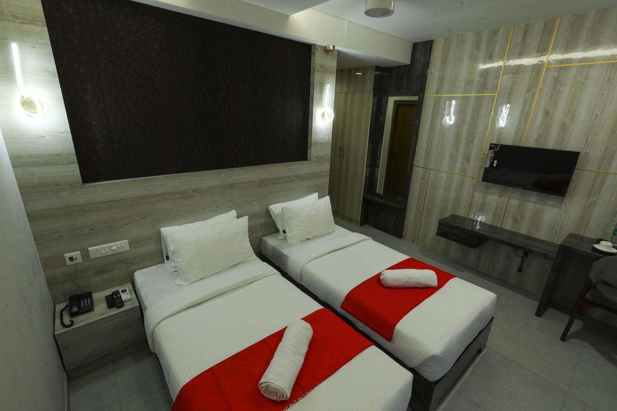 D-Luxe Hotel Kochi Exterior foto